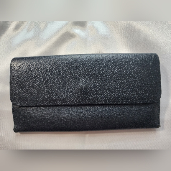 Authentic Gucci Black Leather Long Wallet - Picture 3 of 15